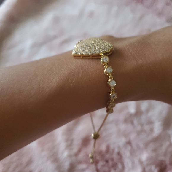 Jewelry - Picture 4 of 5